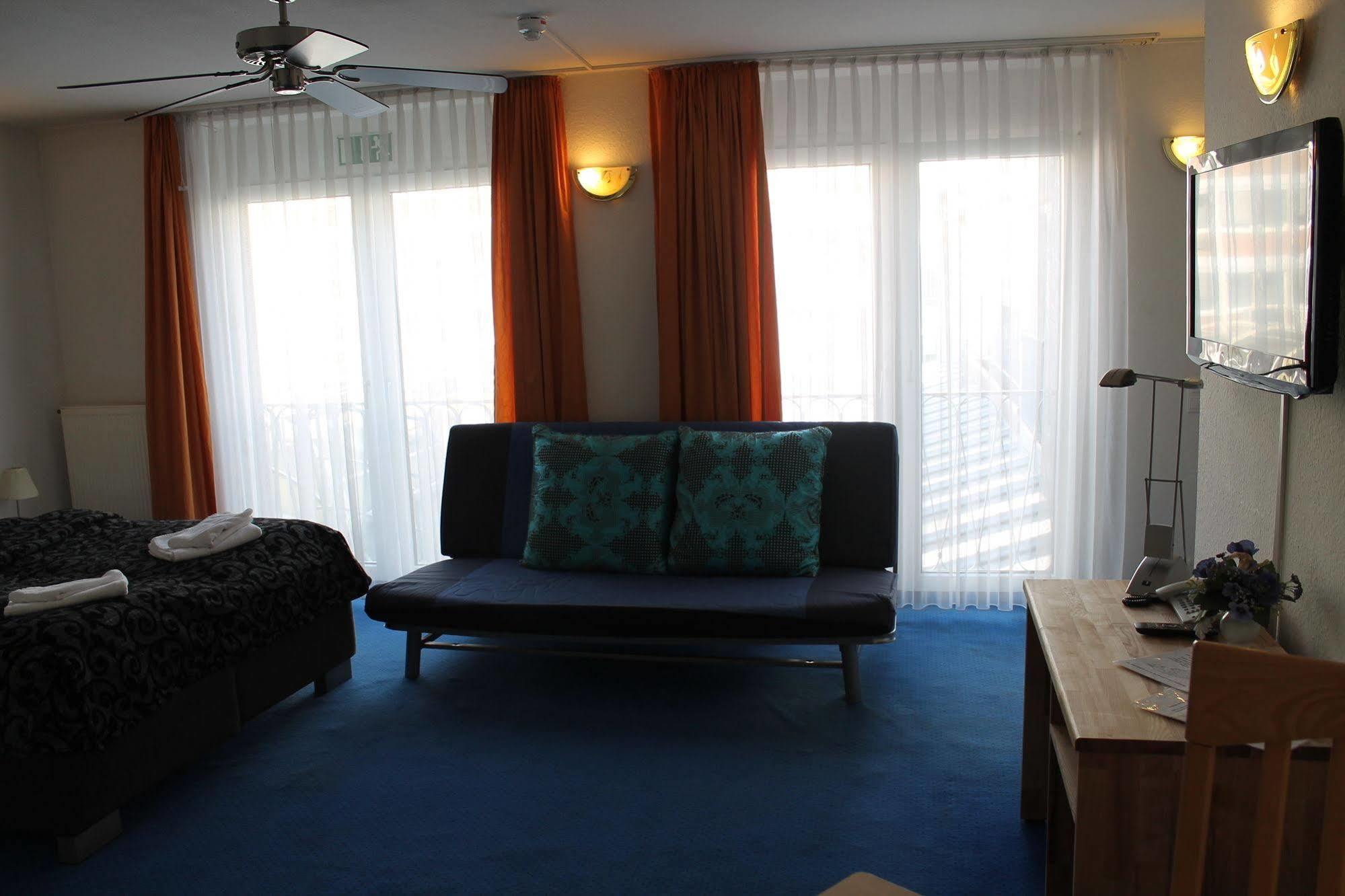 City Lounge Hotel Дюселдорф Екстериор снимка